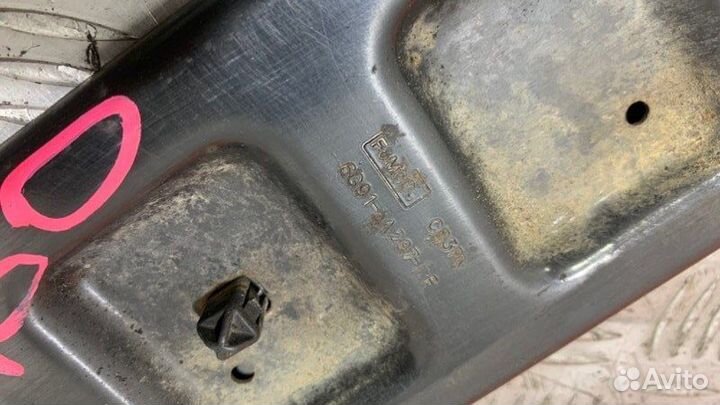 Рамка радиатора Volvo V60 FW48