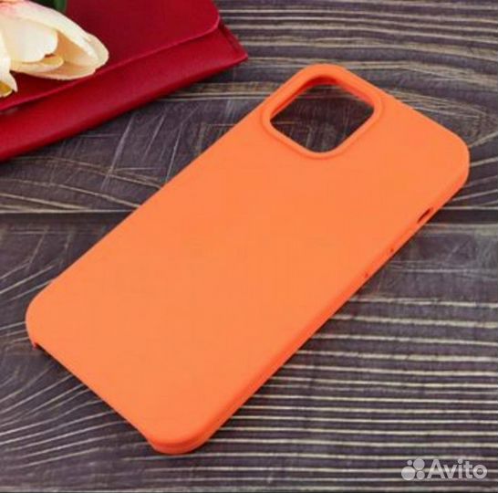 Чехлы на телефон