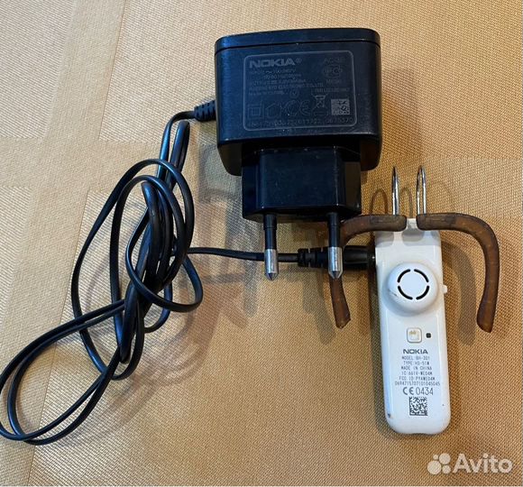 Bluetooth гарнитура Nokia BH-301