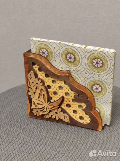 Салфетница из дерева