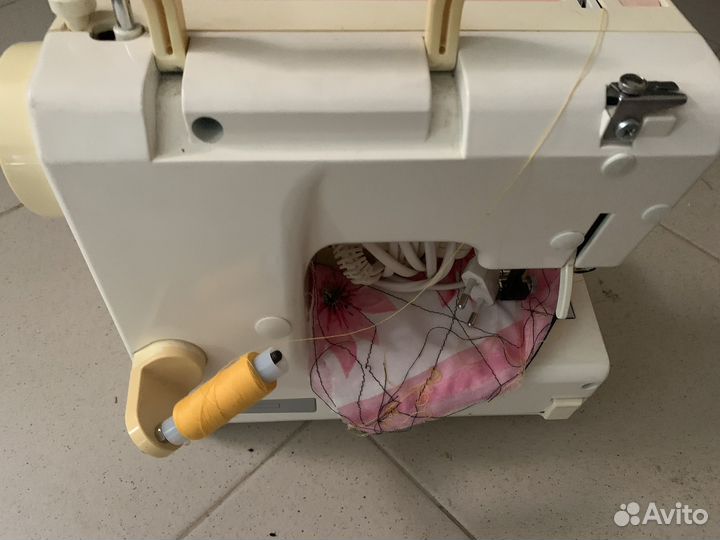 Швейная машина Jaguar 281