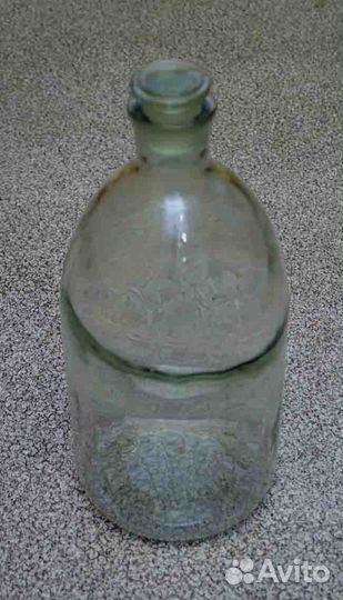 Бутыли со стеклянными притёртыми пробками