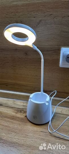 Лампа настольная