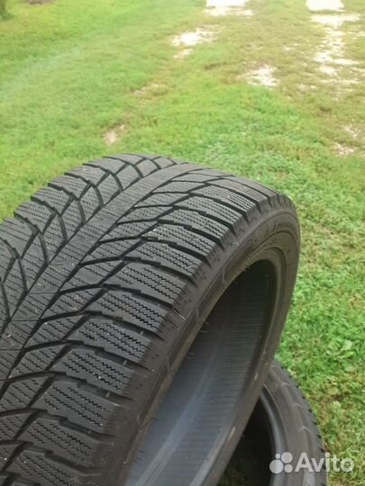 Triangle Snowlink TWT02 235/45 R17