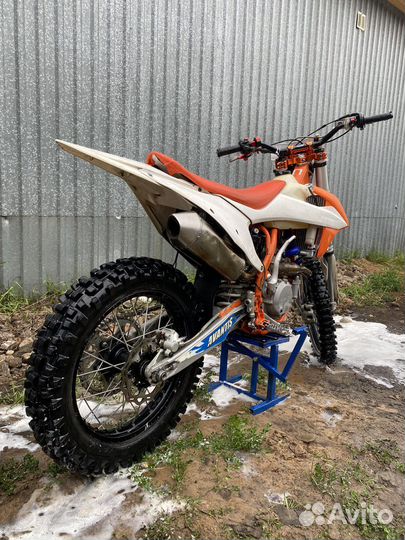 Мотоцмкл авантис прокарб 300