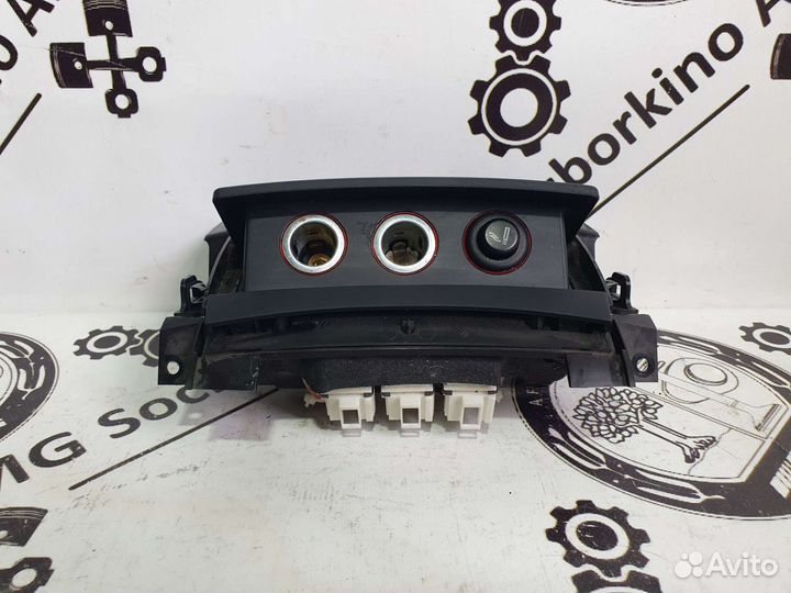 Задний прикуриватель (пепельница) для Audi A8 D4