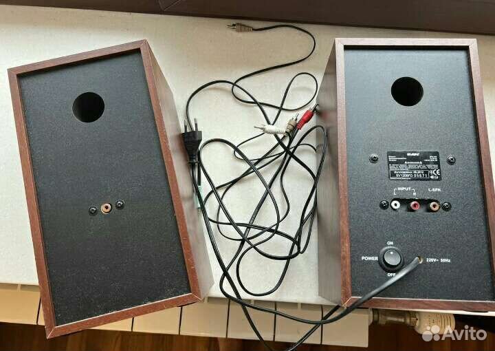 Колонки для компьютера Sven 702