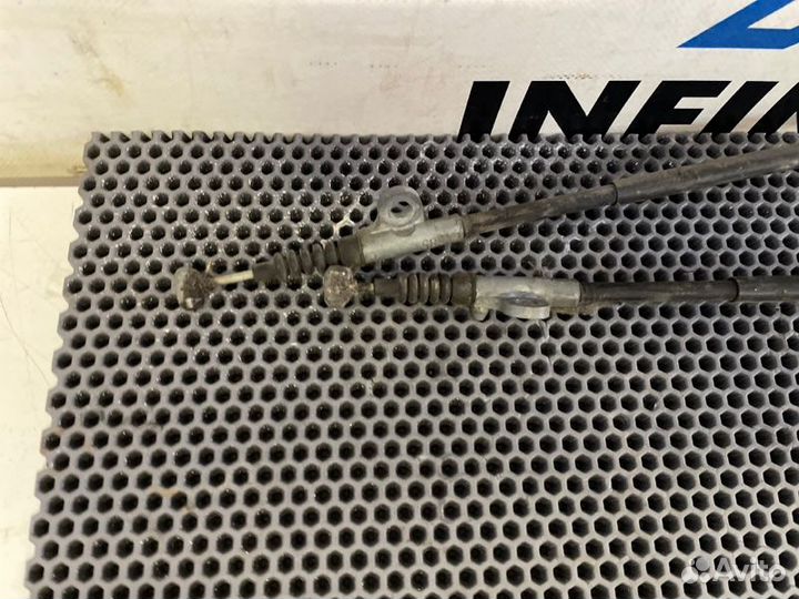 Трос ручника задний Infiniti Q70 Y51