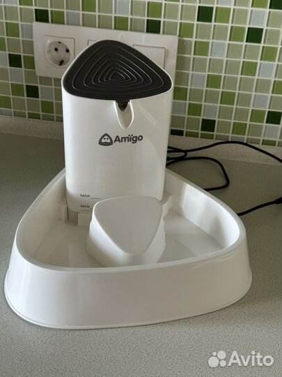 Поилка для кошек и собак amigo