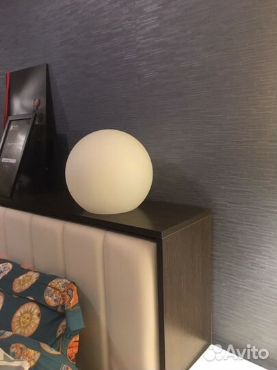 Светильник круглый меняет цвет