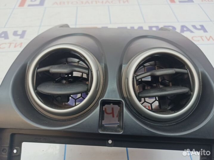 Накладка на торпедо центральная Nissan Qashqai (J1