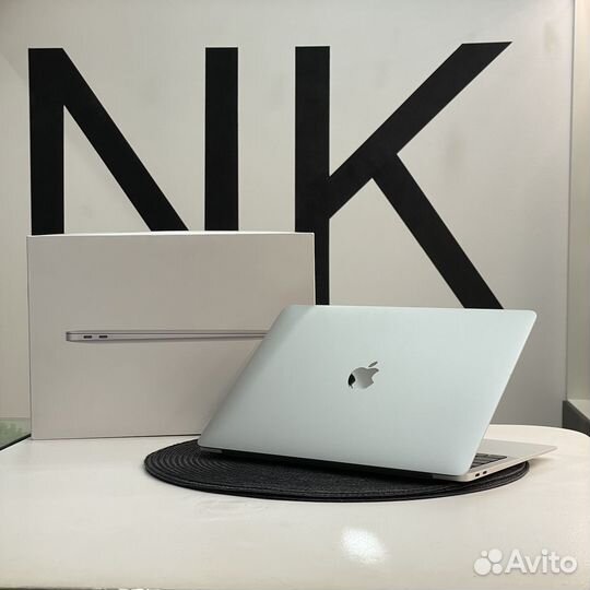 Ноутбук Apple MacBook Air 13 M1 8/256 gb 95%