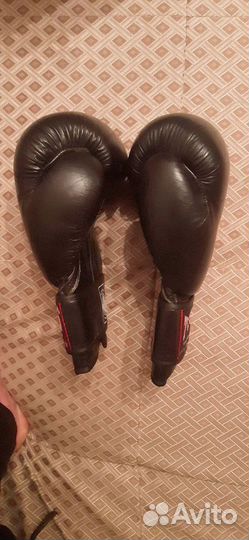Боксерские перчатки