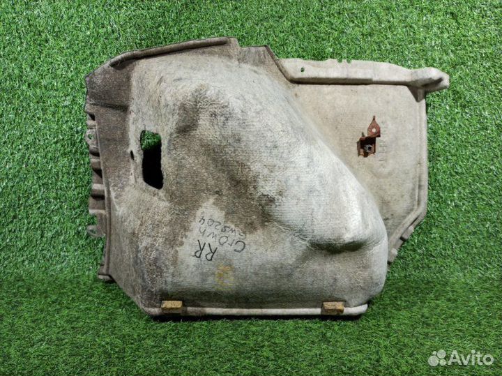 Обшивка багажника задняя правая Toyota Crown