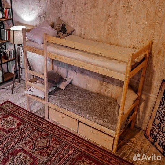 Двухъярусная детская кровать из массива