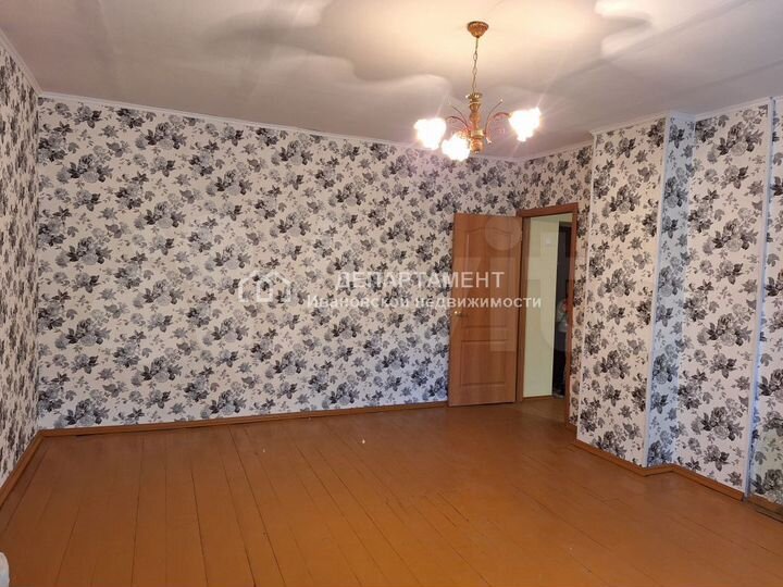 Комната 23 м² в 1-к., 1/2 эт.