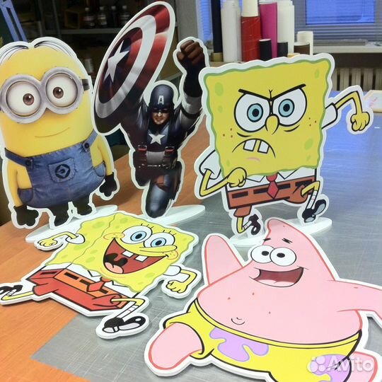 Фигуры людей, хардпостеры, фигурные стенды