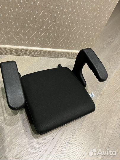 Автомобильный бустер clek isofix