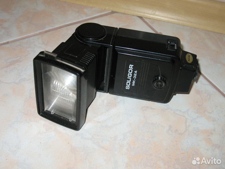 Фотовспышка Soligor MK-32A