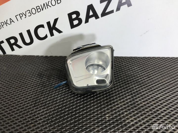 82157780 Фара противотуманная левая Volvo FH