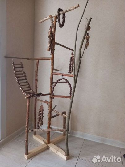 Игровой стенд для попугаев