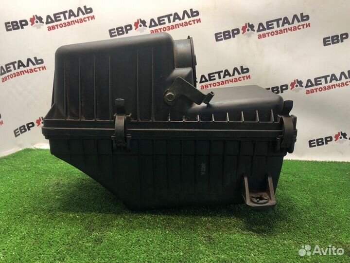 Корпус воздушного фильтра Kia Carens минивэн 1