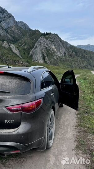 Infiniti FX37 3.7 AT, 2011, 217 000 км