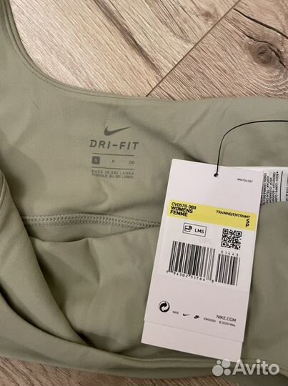 Топ Nike Yoga