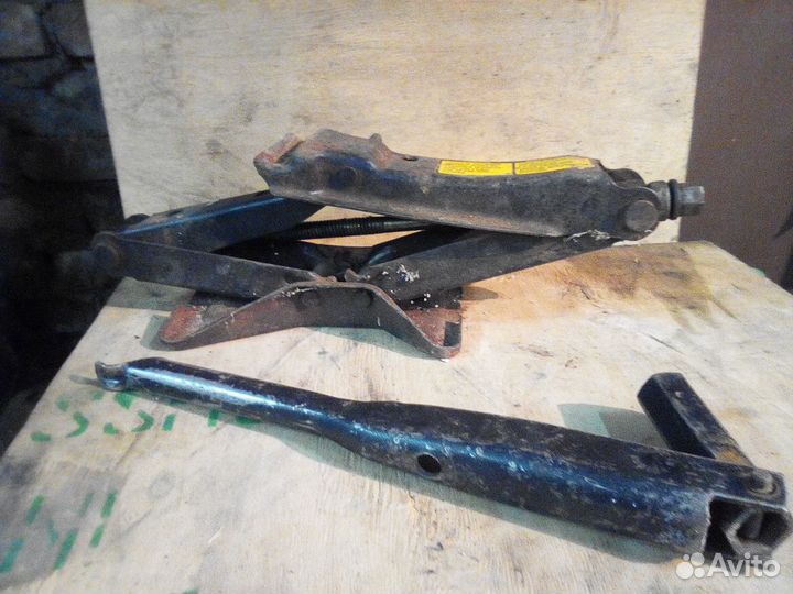 Домкрат додж интрепид