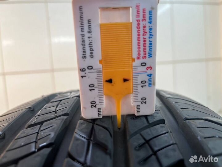 Chaoyang SU318A 215/60 R17