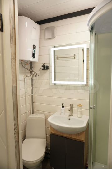 Дом 15 м² на участке 100 сот.