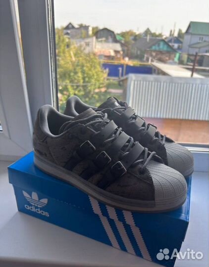 Кроссовки adidas superstar rabbit hole