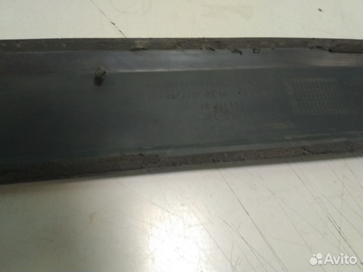 Молдинг двери задней правой на Ford Fusion
