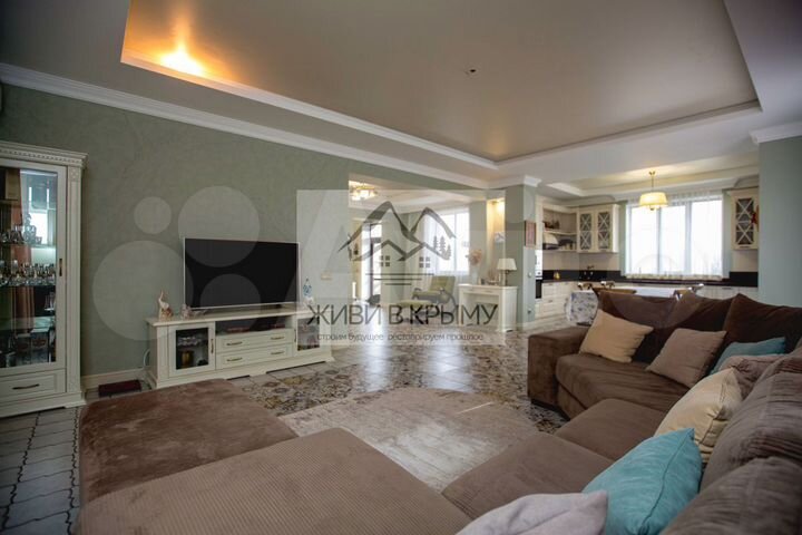 Дом 288,3 м² на участке 9,6 сот.