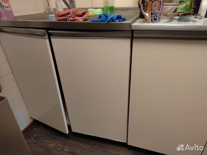 Шкаф кухонный