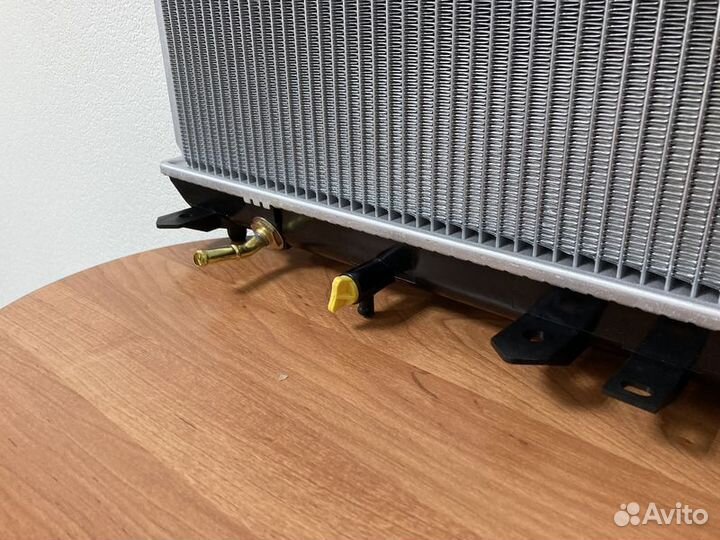 Радиатор охлаждения Тойота Камри Грация 2.2 96-01