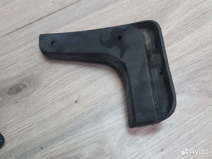 Брызговик задний левый Hyundai solaris 2