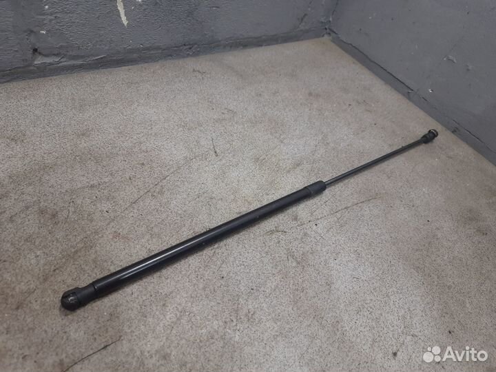 Газовый упор капота для Volkswagen Passat B6