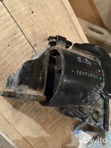 Левая опора / подушка кпп Hyundai Getz 1,4