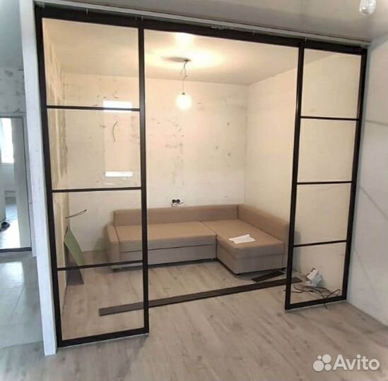 Раздвижная перегородка с матовым стеклом