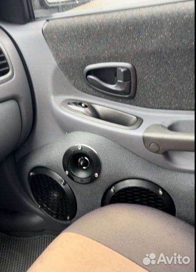 Подиумы на Hyundai Accent 20+16+пищалка