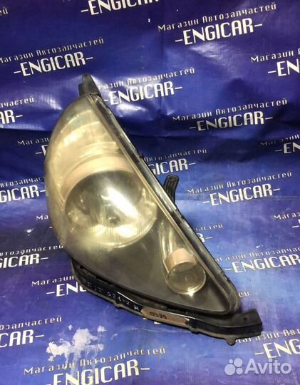 Фара правая Honda Fit ксенон