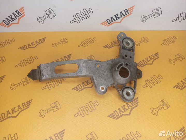 Кронштейн мотора стеклоочистителя передний правый