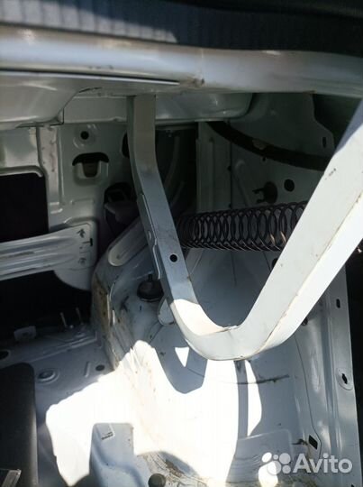 Петля багажника Renault Logan 2