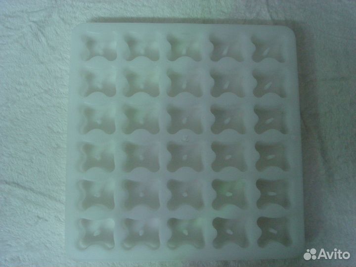 Пластиковая прес-форма для бетонних разделителей