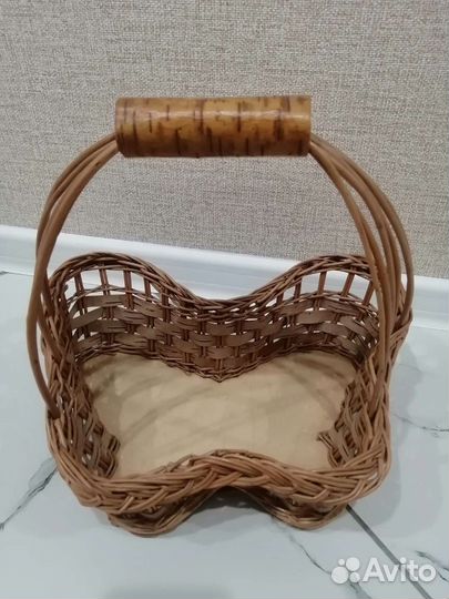 Корзина плетёная из натуральной лозы