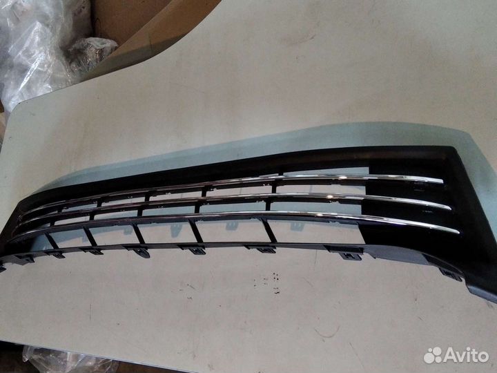 Решётка в бампер Тойота Королла 180. 13-16 г.в