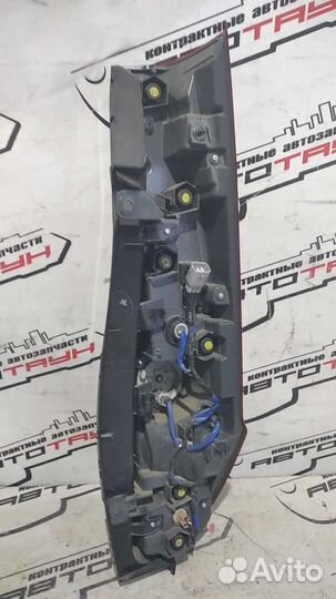 Фонарь toyota noah ZRR80G ZRR80W ZRR85G ZRR85W ZWR