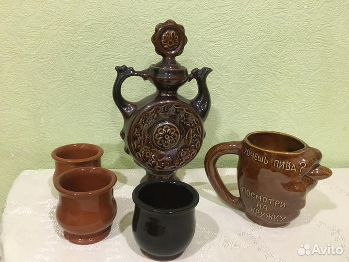 Кувшин и стаканы