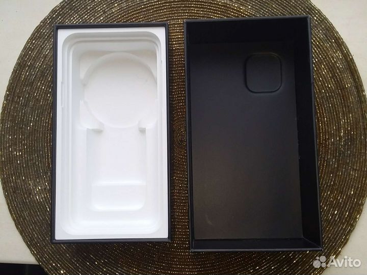 Коробка для 11 Айфона